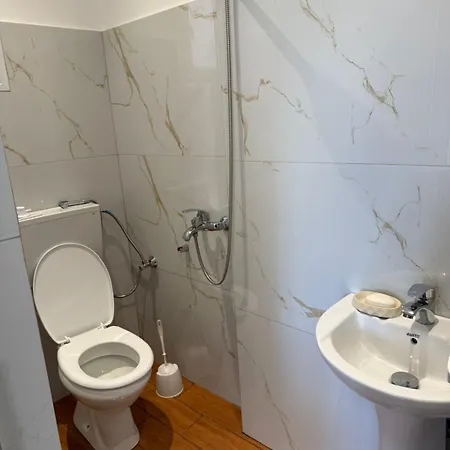 Andi House Appartement *